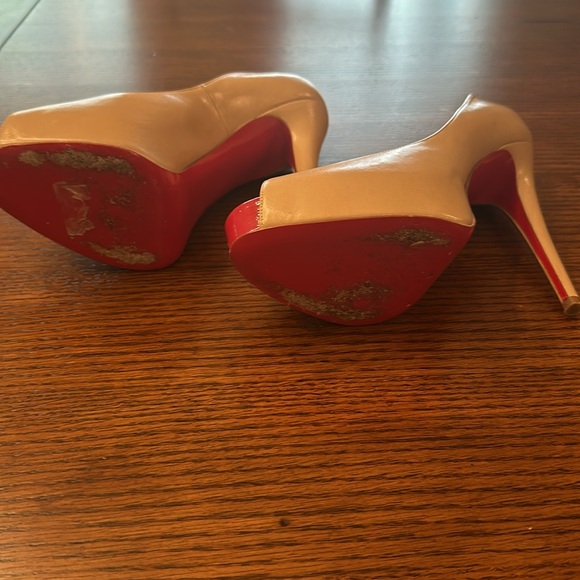 Christian Louboutin Heels Size 37.5=7.5 - Picture 3 of 6